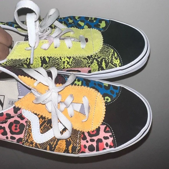 Multicolor/pattern laced vans. USED/ no original box - Picture 6 of 6